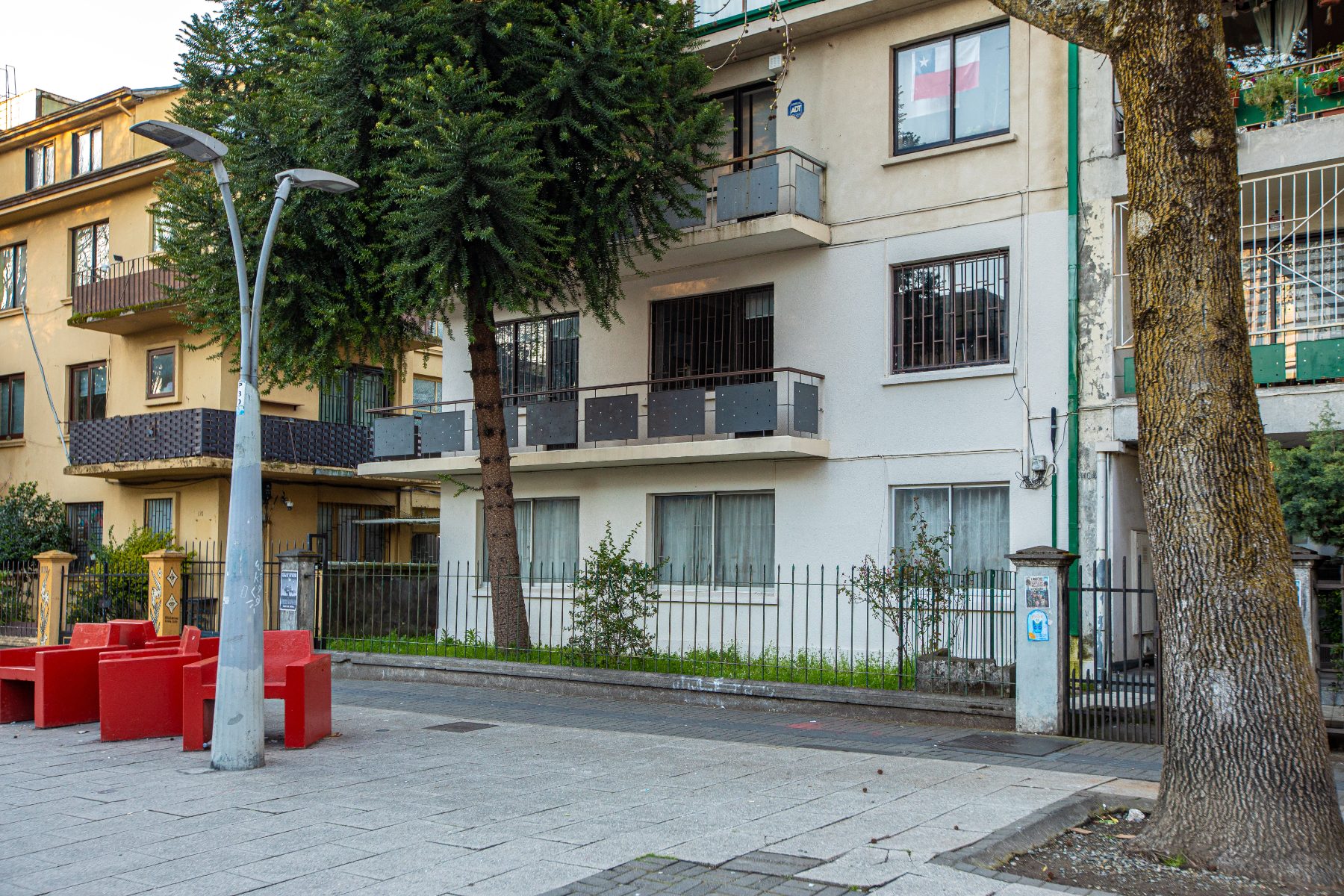 Fachada del edificio donde se ubica la oficina de E&B Abogados Asociados, Diagonal Pedro Aguirre Cerda 1164, Concepción